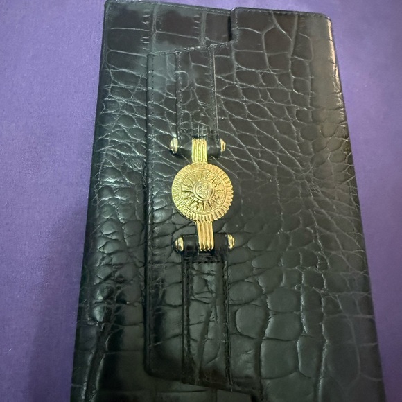 Elegant Black Clutch with Gold Chain - Picture 2 of 4